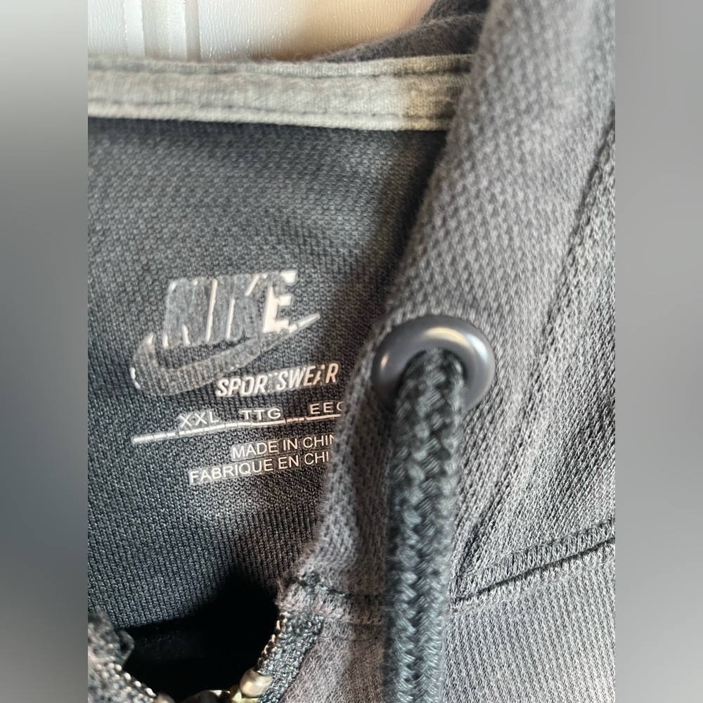 Nike jacket - Picture 3 of 4